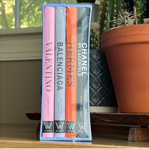 Little Guides to Style III: A Historical Review of Four Fashion Icons - Picture 5 of 5